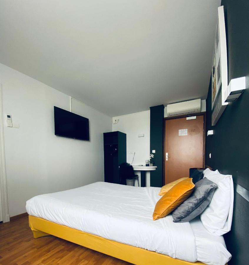 Hotel Air-Lane Saint-Leger-sous-Brienne Bagian luar foto